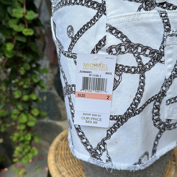 Michael Kors chain link patterned short shorts - Picture 4 of 7